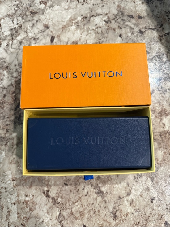 LV Moon Square Sunglasses main image 5
